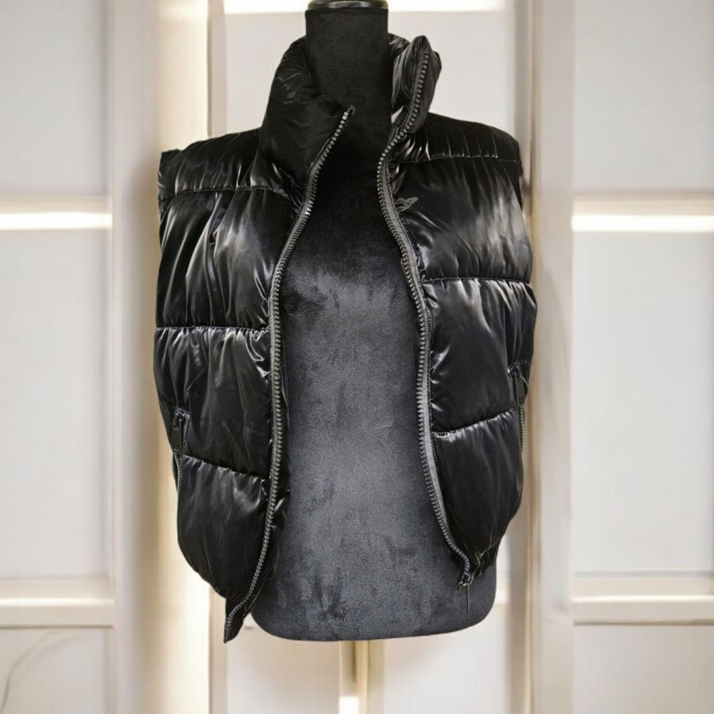 Snobbish Collection Women's Black Puffer Vest-Size-Medium